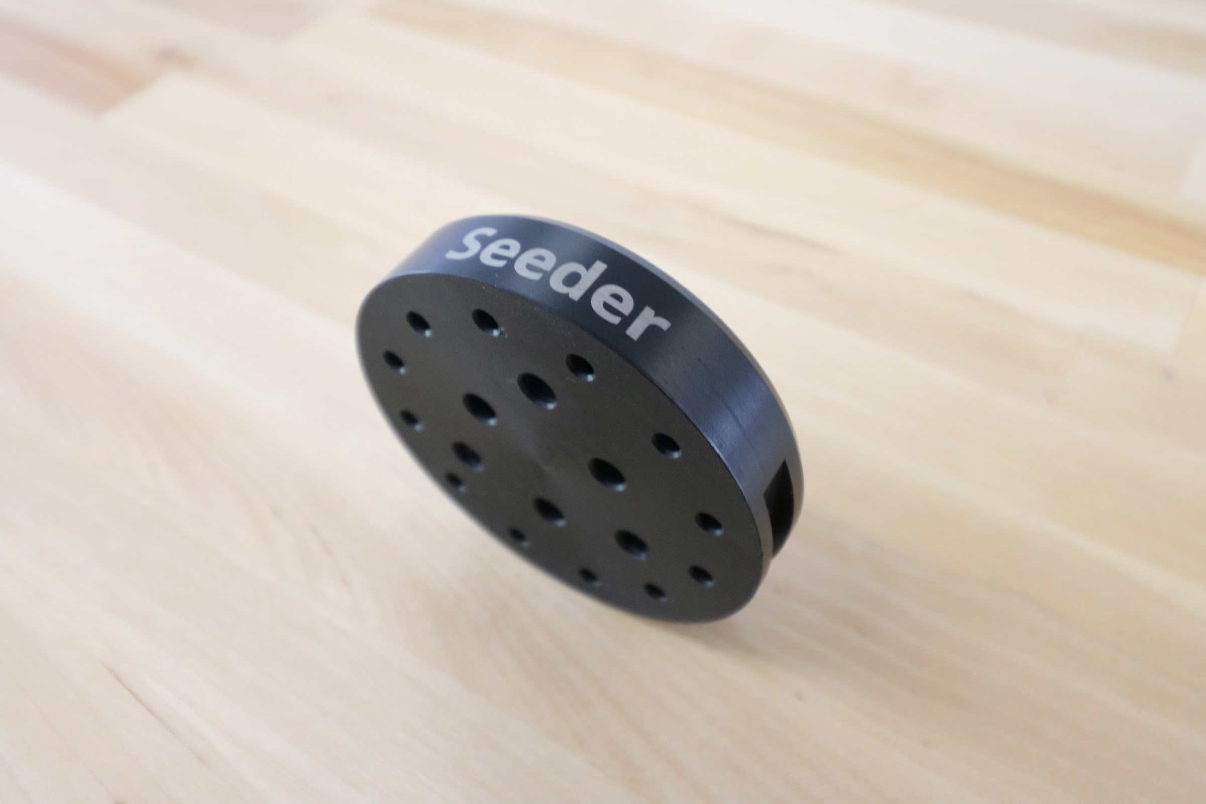 Seeder3.JPG