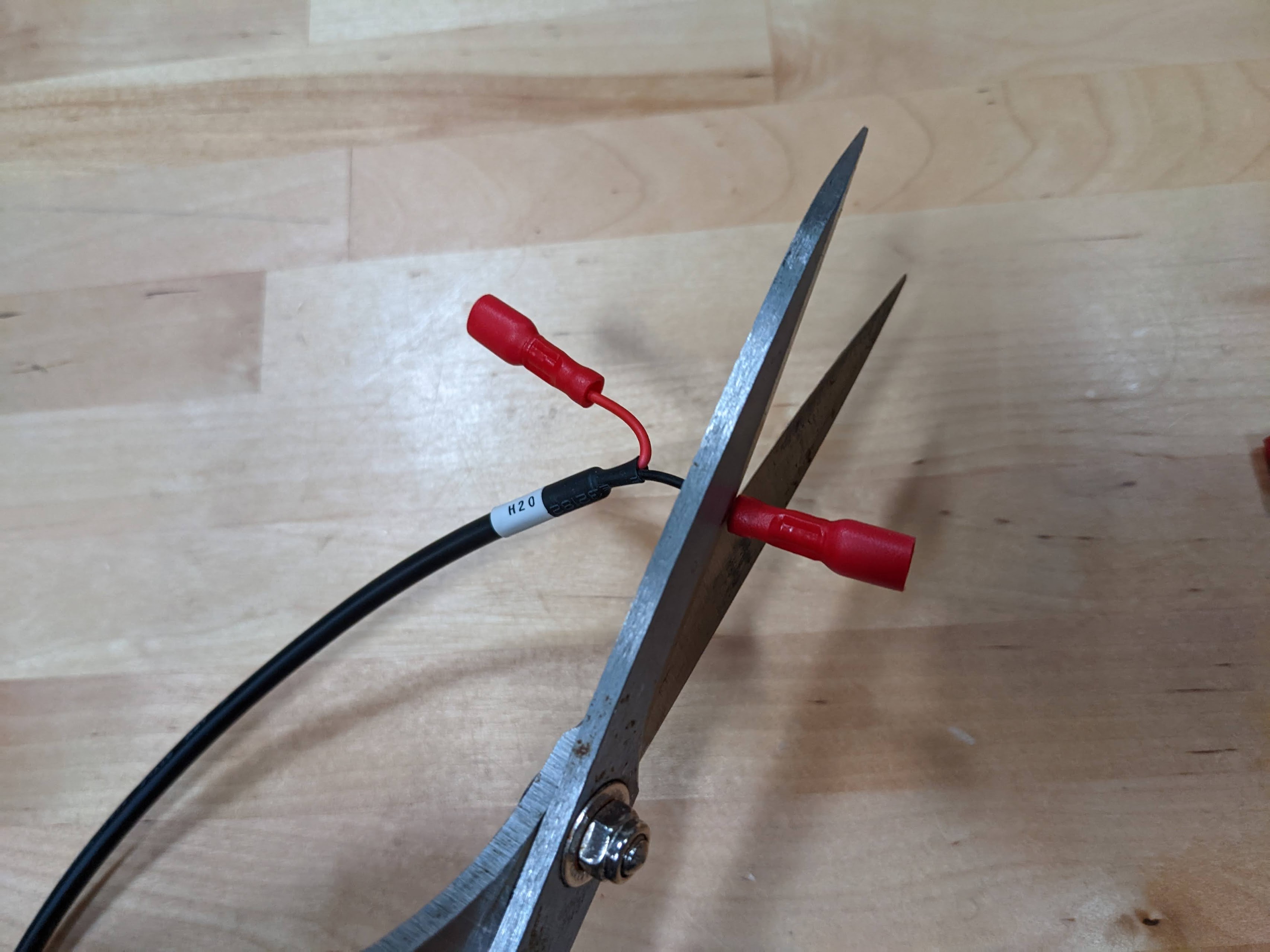 cut off the incorrect terminals cut off the incorrect terminals