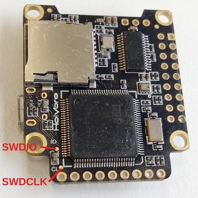 Kakute F7上的SWD引脚 - CLK SWO