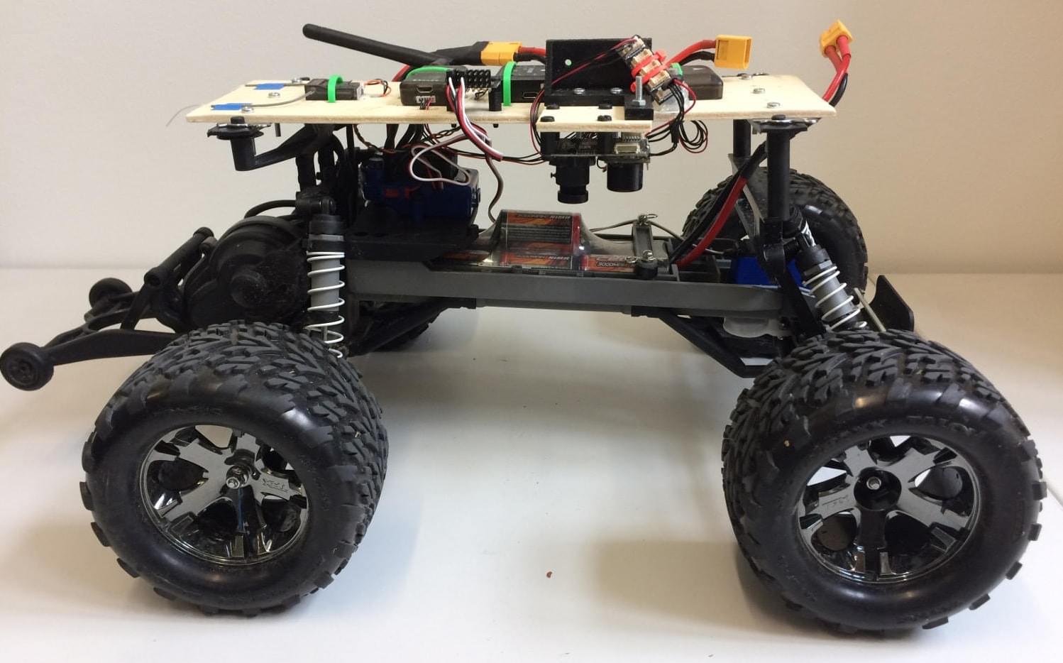 特拉克斯（Traxxas）探测车图片