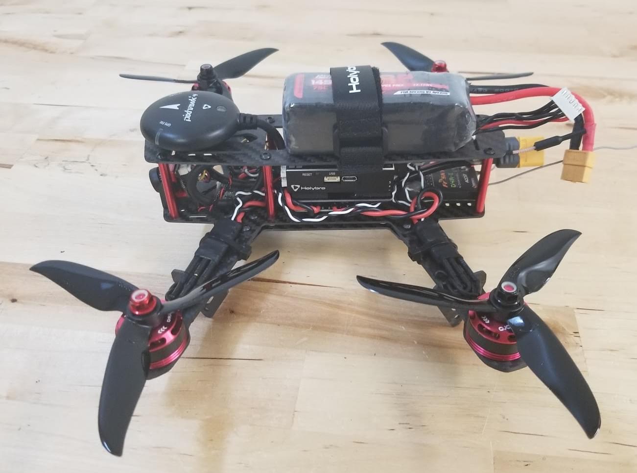 组装好的Holybro QAV250搭配Pixhawk4 Mini