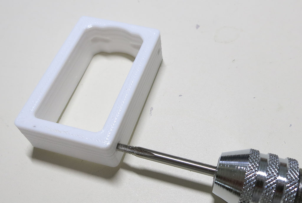 Servo bracket M3 tap