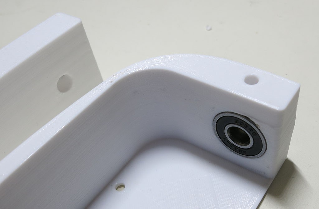 Steering knuckle inside bearing