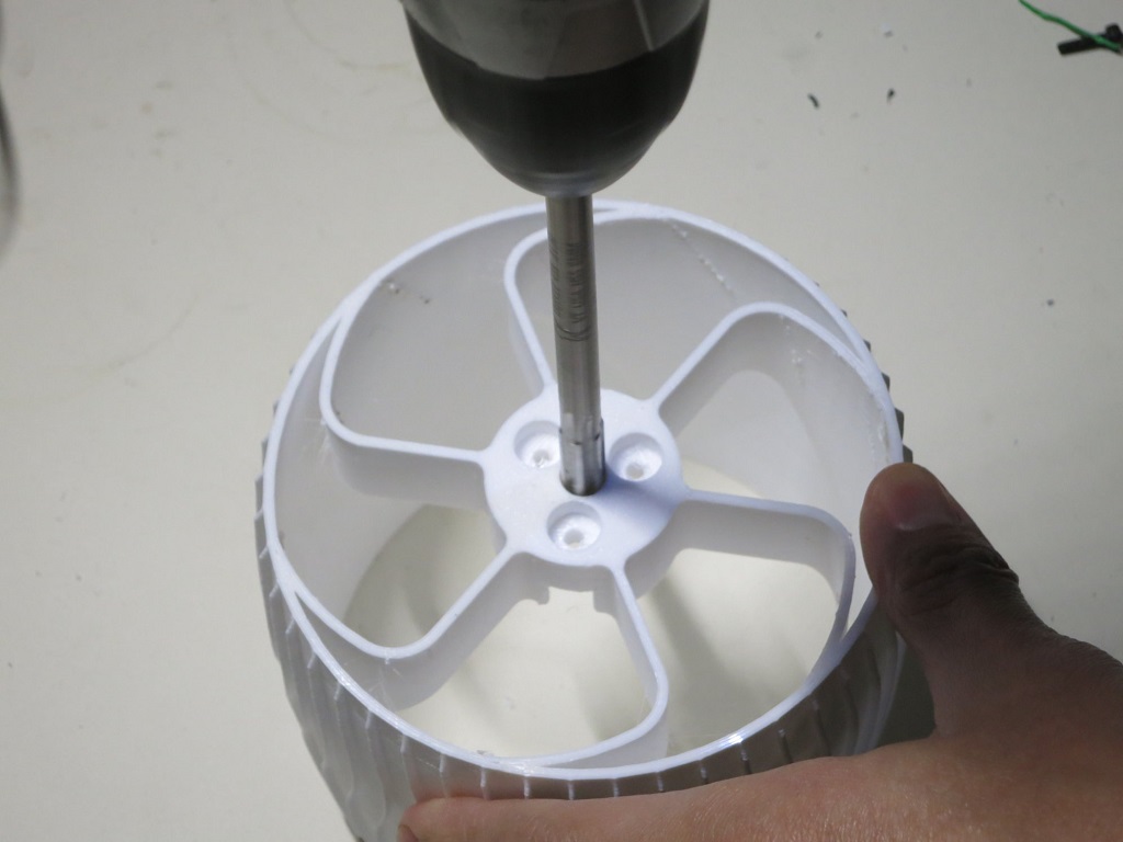 Wheel axle hold precisely reamed to 8mm